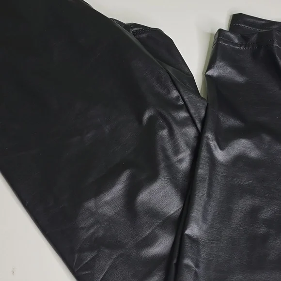 OFFLINE By Aerie Real Luxe Faux Leather Legging Black - Picture 12 of 13